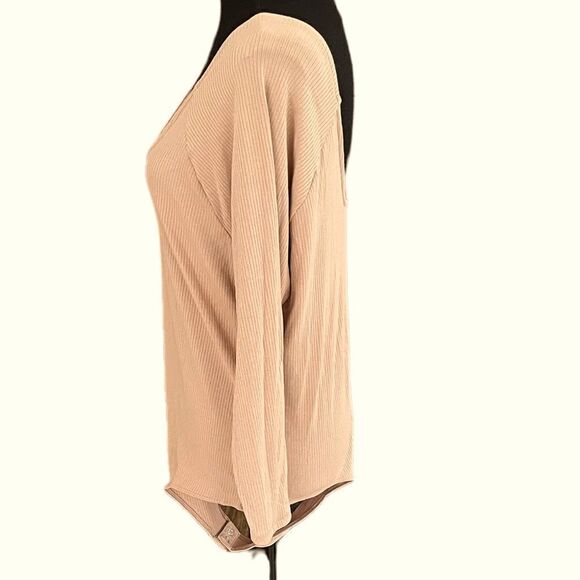 Banana Republic ribbed bodysuit, front and back scoop, snap bottom, size XL - Picture 2 of 5